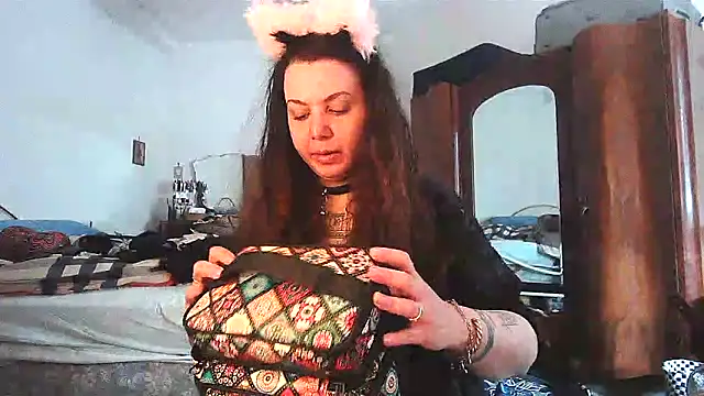 AliceBehind online show from 03/22/26, 02:18