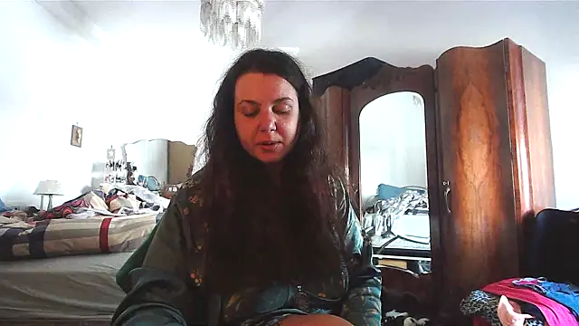 AliceBehind online show from 03/30/26, 08:27