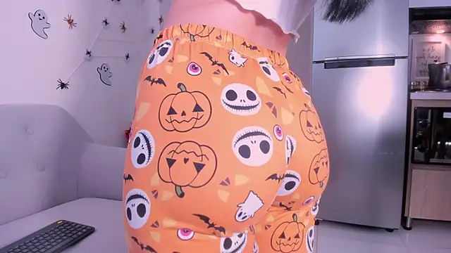 DannaHyde online show from 10/14/25, 05:24