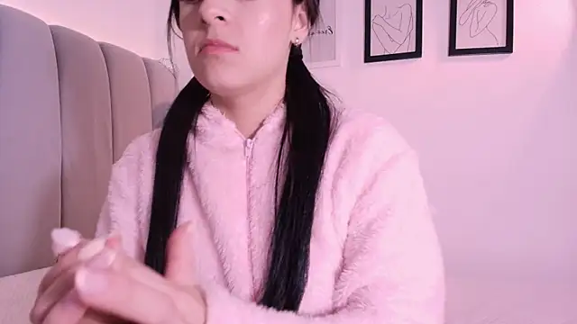 DannaHyde online show from 04/16/26, 06:19