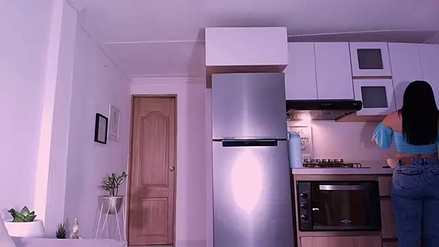 Snapshot of DannaHyde chatting on 02/16/26, 09:02 DannaHyde online show from 02/16/26, 09:02