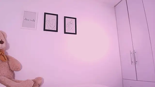 Snapshot of DannaHyde chatting on 01/09/26, 10:06 DannaHyde online show from 01/09/26, 10:06