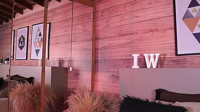 IzzyWild online show from 10/19/25, 11:46