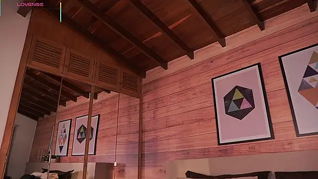 Snapshot of IzzyWild chatting on 11/28/25, 10:15 IzzyWild online show from 11/28/25, 10:15