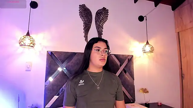 Snapshot of Bianca_zaens2 chatting on 09/15/25, 12:05 Bianca zaens2 online show from 09/15/25, 12:05
