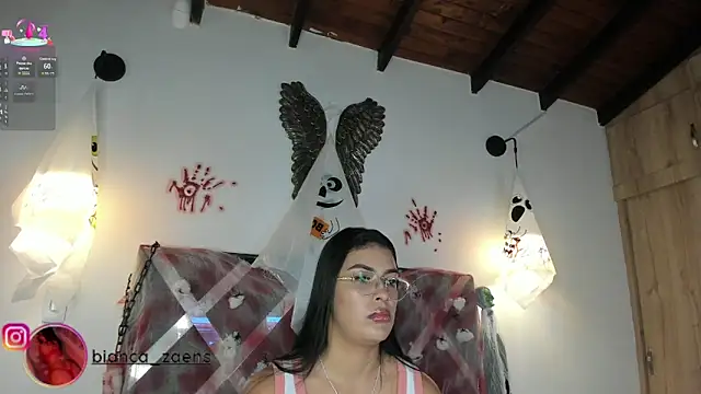 Snapshot of Bianca_zaens2 chatting on 10/29/25, 12:04 Bianca zaens2 online show from 10/29/25, 12:04