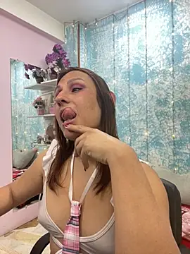 Analia 01 online show from 11/18/25, 01:03