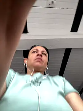 Snapshot of martina_bk chatting on 09/30/25, 01:06 martina bk online show from 09/30/25, 01:06