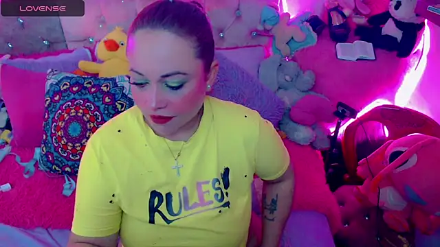 Snapshot of martina_bk chatting on 03/15/25, 12:58 martina bk online show from 03/15/25, 12:58