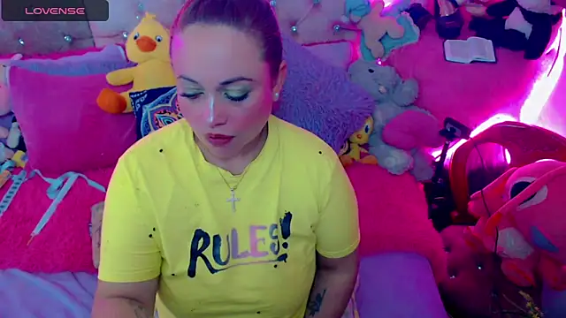 Snapshot of martina_bk chatting on 03/15/25, 04:02 martina bk online show from 03/15/25, 04:02