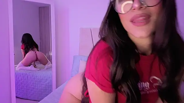 Alisa  walker online show from 11/06/25, 06:34