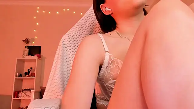 Snapshot of Britney_Ross chatting on 10/26/25, 02:56 Britney Ross online show from 10/26/25, 02:56