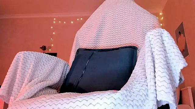 Snapshot of Britney_Ross chatting on 11/02/25, 03:55 Britney Ross online show from 11/02/25, 03:55