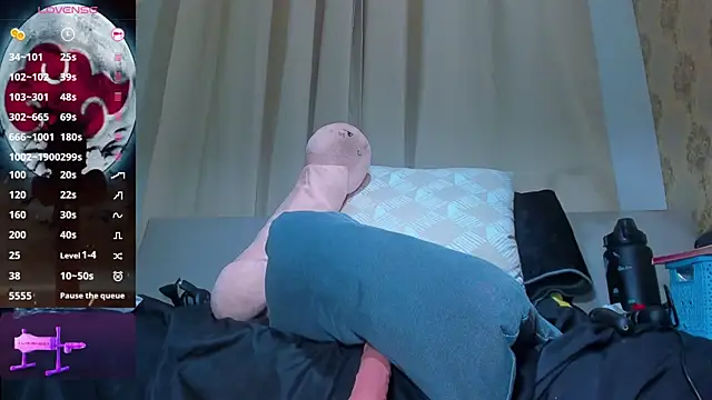 anya weisz online show from 10/18/25, 05:09