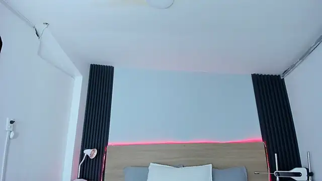 Chiqui milk  online show from 10/22/25, 07:13