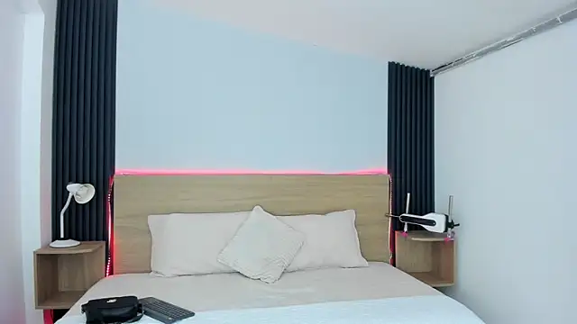 Chiqui milk  online show from 11/11/25, 07:19