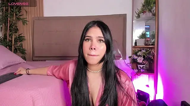 Natasha  Sccott online show from 03/14/25, 07:44