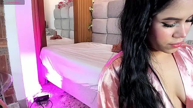 Natasha  Sccott online show from 10/27/25, 08:10