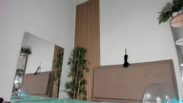 Natasha  Sccott online show from 03/14/25, 01:59