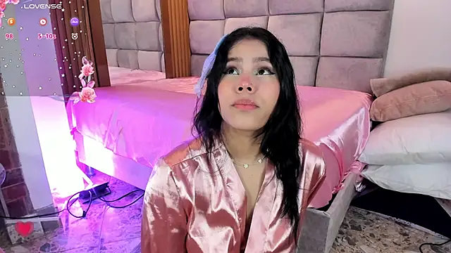 Natasha  Sccott online show from 09/14/25, 04:29