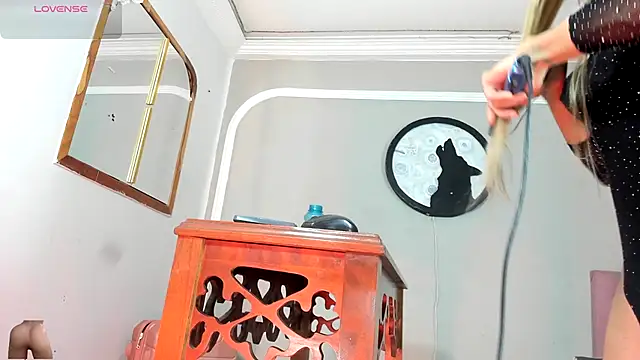 Jimena Grey online show from 11/18/25, 06:17