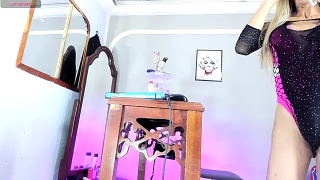 Jimena Grey online show from 11/28/25, 09:42