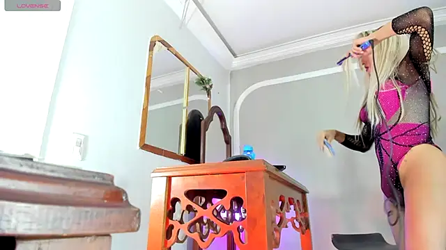 Jimena Grey online show from 10/19/25, 06:05