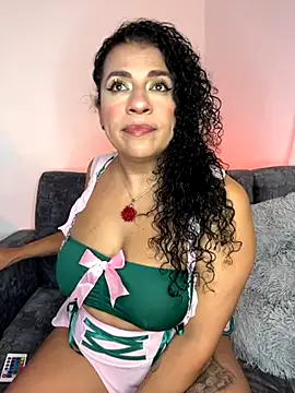 Snapshot of miss_grace_01 chatting on 09/14/25, 03:40 miss grace 01 online show from 09/14/25, 03:40