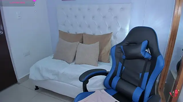 Snapshot of kitty_kayo chatting on 02/18/26, 03:59 kitty kayo online show from 02/18/26, 03:59