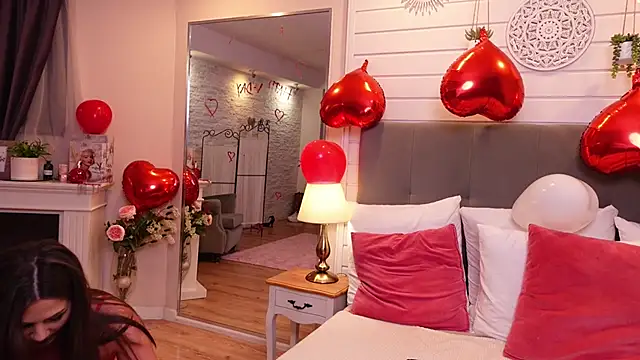 LinaReese online show from 02/12/25, 08:16