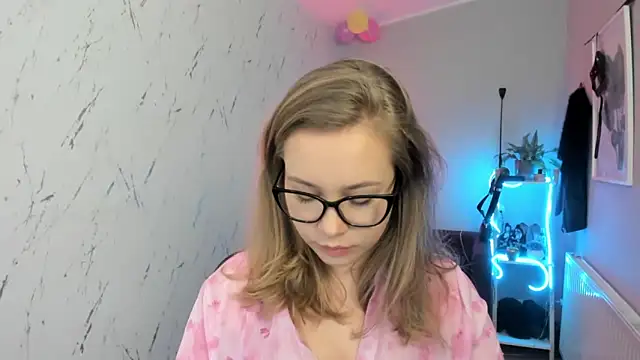 holly xglam online show from 02/11/26, 07:58