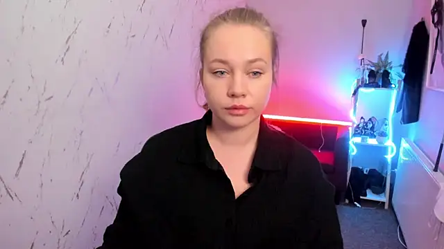 holly xglam online show from 04/09/26, 07:53