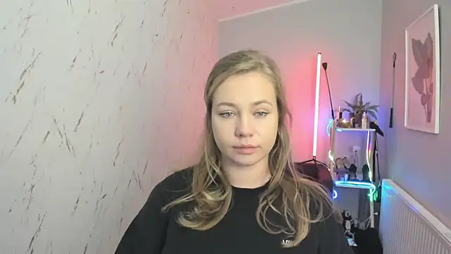 holly xglam online show from 10/07/25, 06:31