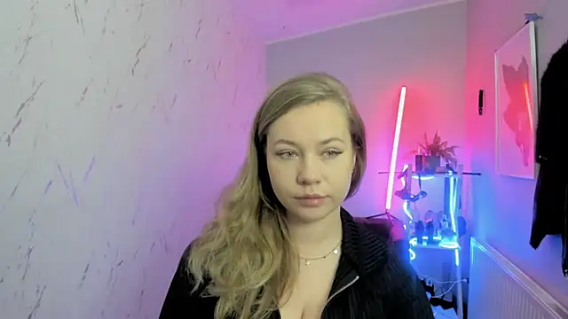 holly xglam online show from 11/21/25, 09:14