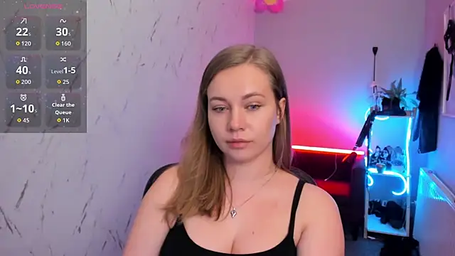 holly xglam online show from 03/19/26, 08:09