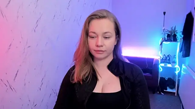 holly xglam online show from 04/11/26, 06:11