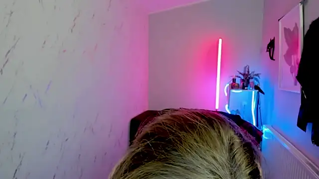 holly xglam online show from 11/06/25, 07:51