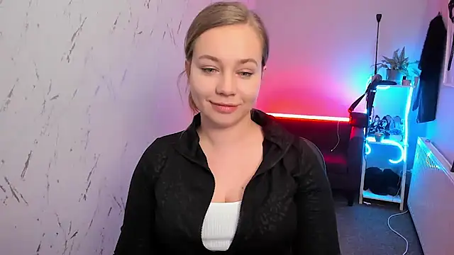 holly xglam online show from 02/26/26, 07:58