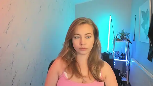 holly xglam online show from 10/14/25, 06:08