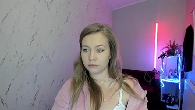 holly xglam online show from 01/09/26, 08:49