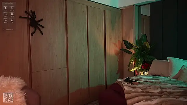 Snapshot of LinaKinky chatting on 10/28/25, 02:16 LinaKinky online show from 10/28/25, 02:16