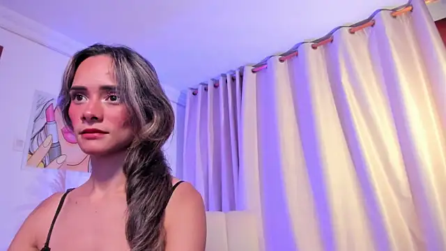 SkiinnyAna online show from 12/21/25, 07:37