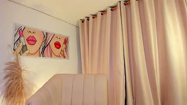 Snapshot of SkiinnyAna chatting on 12/03/25, 07:35 SkiinnyAna online show from 12/03/25, 07:35