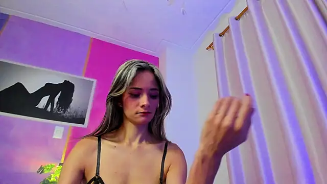 SkiinnyAna online show from 09/14/25, 01:11