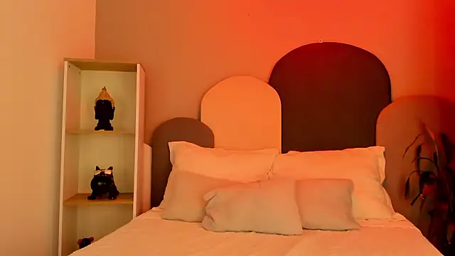 Snapshot of TaraCarson chatting on 02/25/26, 02:45 TaraCarson online show from 02/25/26, 02:45