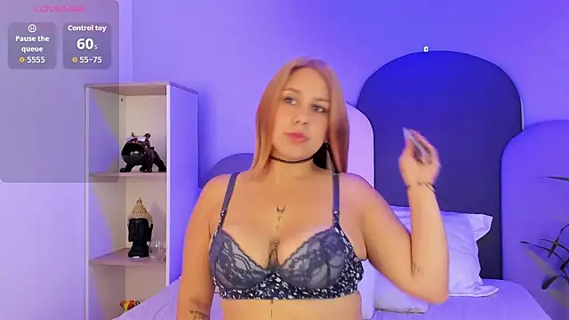 TaraCarson online show from 12/05/25, 06:17