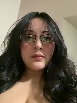 Snapshot of KayenneKisses chatting on 03/21/25, 03:44 KayenneKisses online show from 03/21/25, 03:44