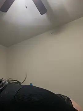 Snapshot of KayenneKisses chatting on 03/10/25, 03:23 KayenneKisses online show from 03/10/25, 03:23