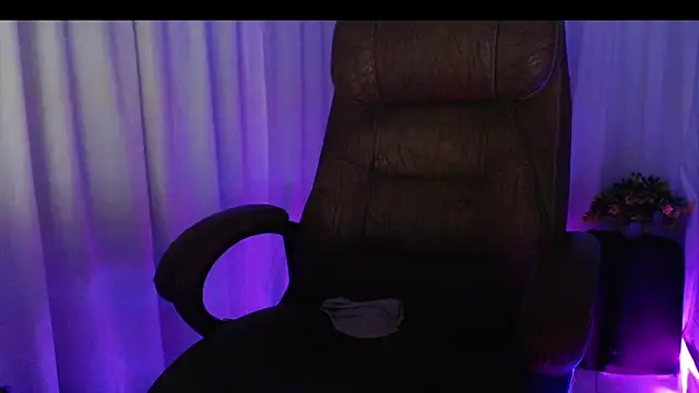 Snapshot of Prita07 chatting on 03/17/25, 04:01 Prita07 online show from 03/17/25, 04:01