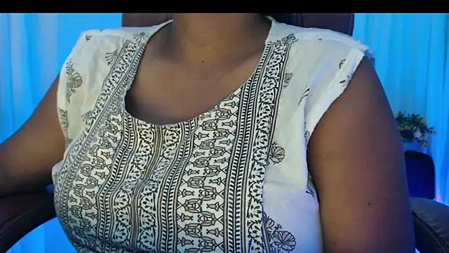 Snapshot of Prita07 chatting on 03/19/25, 04:57 Prita07 online show from 03/19/25, 04:57